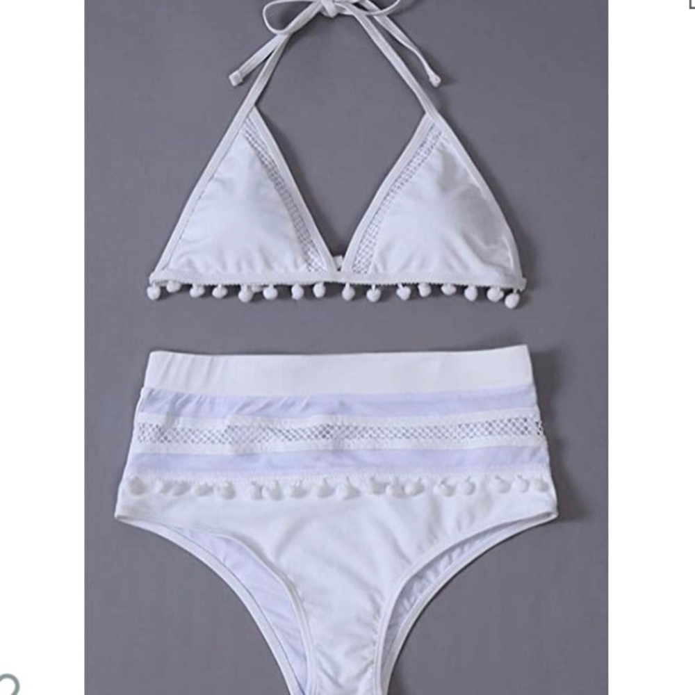 White pom-pom bikini ☁️